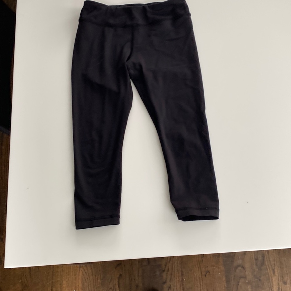 Black iviva capris